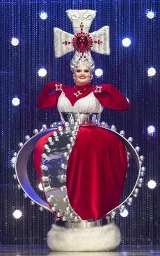 VictoriaSconeCAvsTWFinaleLook