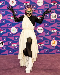 LaMorraLisaLMD4PurpleCarpet