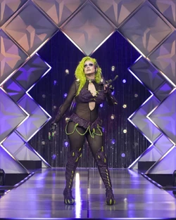 HelenaPoisonKnowMeLook