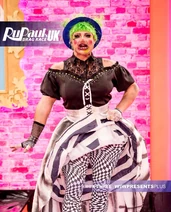 DannyBeardRusicalLook.jpg (274 kB) Look de 'Lairy Poppins – The Rusical' – Lairy Poppins
