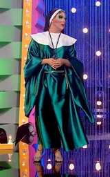 Look de 'La Llamadrag' – Sor Bernarda