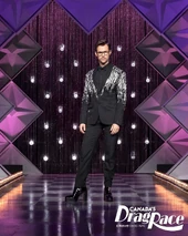 BradGoreskiCDR2E1Look.jpg (347 kB) Aflevering 1 Look
