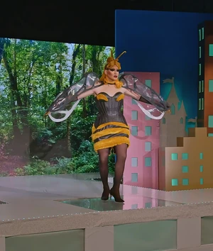 AngelinaBeeAnimalLook