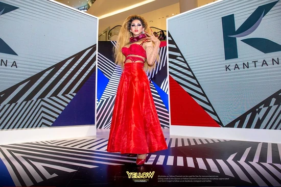 MStrangerFoxDRT2PressWeekLook