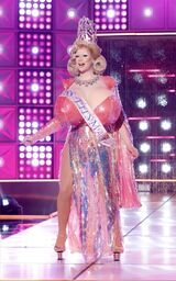 Miss Fill in the Blank Look – Miss Tits Magee