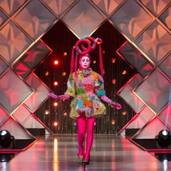 PerlaAlienSuperstarLook