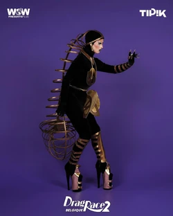 AlvildaSaxophoneLook