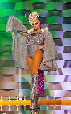 DragVulcanoRummageSaleLook