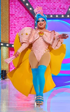 TheMacarenaEntranceLook