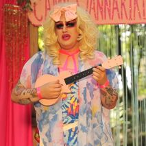 Impersonation Look – Hillary Yaas