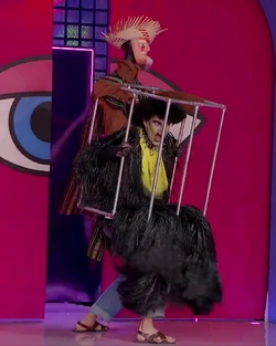 ElektraVandergeldHornedLook2