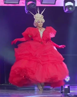 AuroraWondersFinaleLook1