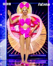 Look de 'Having It Large: Oversized Fashion'