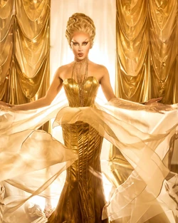 VespiDRFR3TalentShowGuestLook
