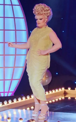 KittyScott-ClausColorMyWorldLook2