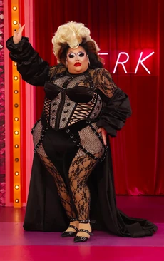 MistressIsabelleBrooksEntranceLook