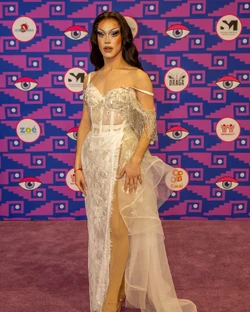 LeexaFoxLMD4PurpleCarpet