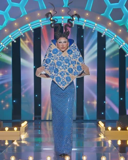 MaríaBonitaDRMX2FuturisticLook