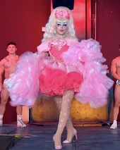 Look de invitada (reveal)