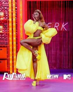 LanaJa'RaeEntranceLook