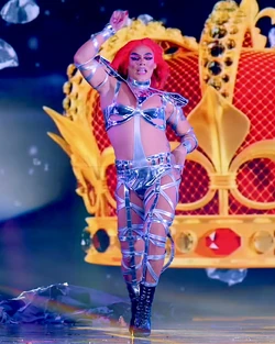 MizzPeachesFinaleLook2B