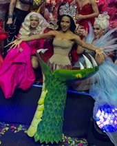 Look de sucesión de la corona