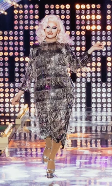 NikitaVegazGlitterPartyLook