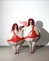 Look no emitido de 'Drag Family Resemblance' – con su madre