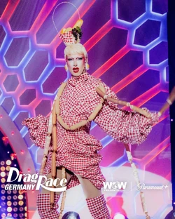 YvonneNightstandDinnerIsServedLook