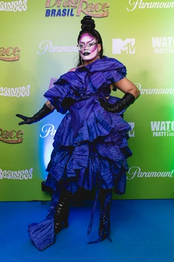 AquarelaFinaleWatchPartyLook