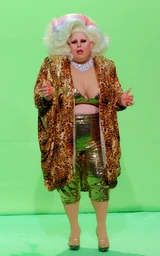 MaxiCommercialLook.jpg (483 kB) Look del comercial de extracto de levadura