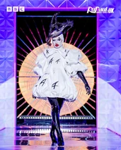 How's Your Headpiece? Look