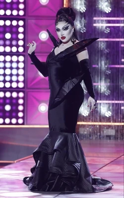 MorphineLoveDionNeoGothLook