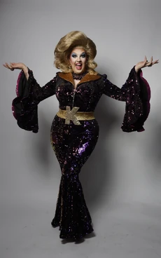 KarenI'mAWinnerBabyPerformanceLook