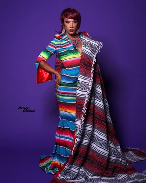 QueenAndrewScottEpisode1Look