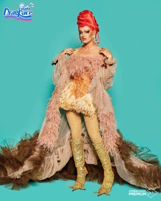 PinkChadoraFeathersLook