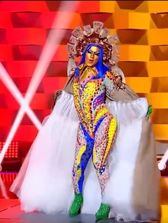 VisaSpainIsDifferentLook2