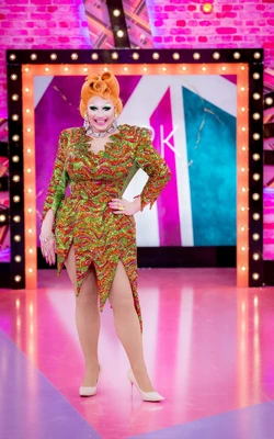 GingerJohnsonEntranceLook