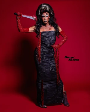 QueenAndrewScottEpisode4Look