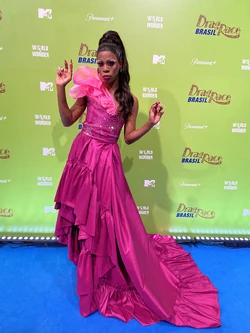 ShannonSkarlletPremiereLook