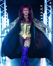 Two Queens, One Song Look