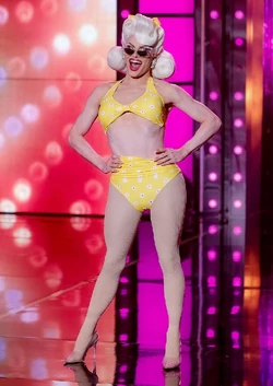 SamStarBathingBeautiesLook