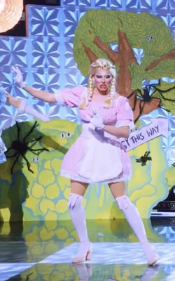 VickiVivaciousRusicalLook