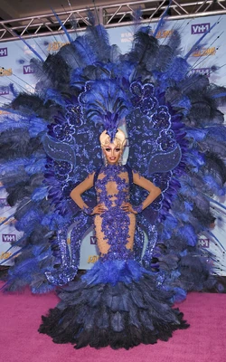 AngeriaParisVanMichealsRedCarpetLook