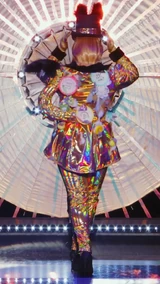 HannahCondaBusinessPartyLook2.jpg (442 kB) Look de 'Business in the Front, Party in the Back'