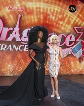 Look de sucesión de la corona