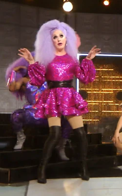 PandoraShowUpQueenLook