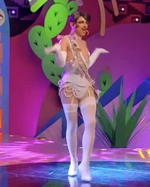 C-PherImperialLook2.jpg (123 kB) Look de 'La Más Imperial' (reveal)