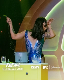 EvaLeQueenGAS1TalentShowLook