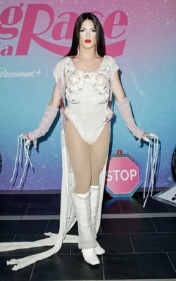 LeilaYarnPremiereLook